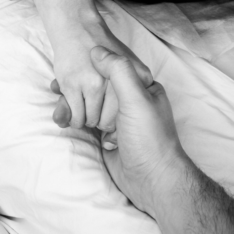RichardsTess's tweet photo. How romantic to have a Valentine baby! Hmm; Our hands during the eve of 13.02.2011 in labour with our son...who arrived Valentines NIGHT!  #valentinebaby #forgettheflowers #illhaveababyinstead #inducedlabour #failedepidural #over24hourswithasoddingtensmachine #mutewithutteragonyX https://t.co/45yKWBlTmZ