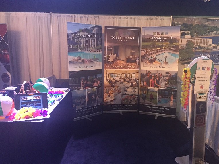 CopperPointBC's tweet photo. We are delighted to be at the @GoWestCan trade show today! All attendees, stop by our booth to enter to WIN A TWO NIGHT STAY with us and $50 resort credit and take a selfie in our photo booth! #GoWest2018 #copperpointresort https://t.co/RcZwzf3Err