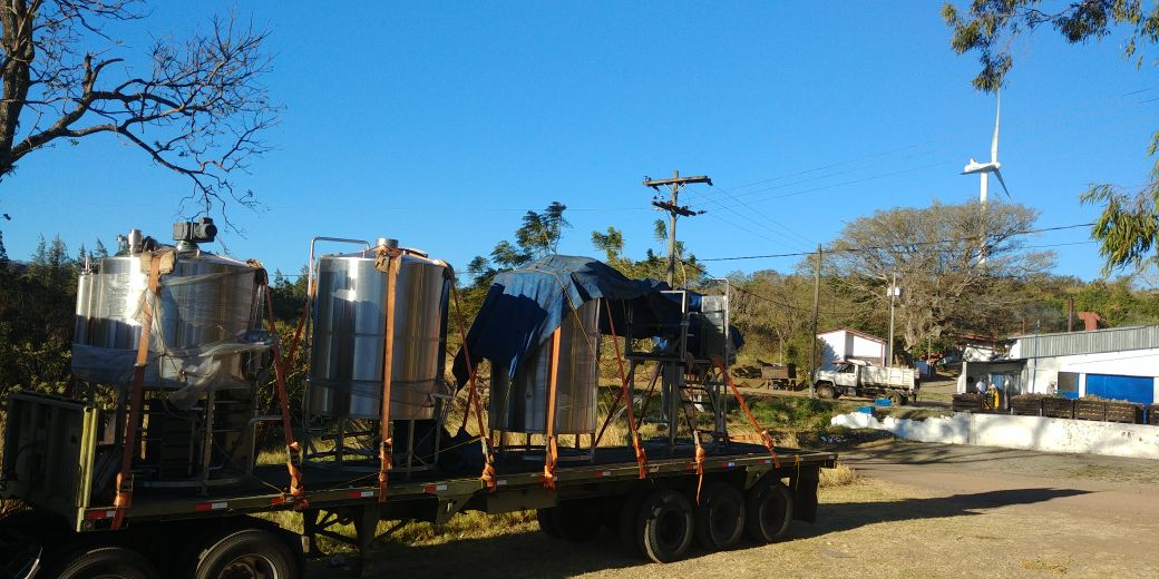 PKWMexico's tweet photo. Hoy transmitimos en vivo desde Guatemala. BH de 15Bbl
#pkwmexico #pkwmx #cervezaartesanal #craftgearcraftbeer #steeltoglass #craftbeer #stainless #satainlesssteel https://t.co/AtOV67NVO9