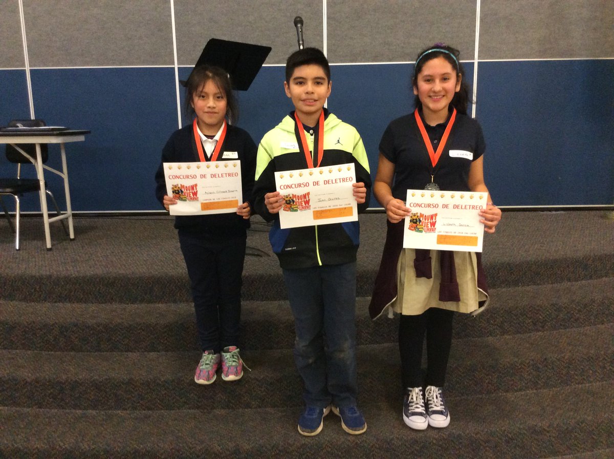 Felicitaciones a los ganadores del concurso de deletreo 2018.  La palabra final-incapacitacíon @MtvTigers <a href="/HighlineSchools/">Highline Schools</a>