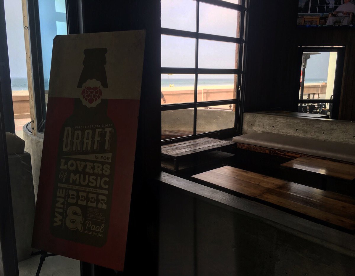 DraftSanDiego's tweet image. Draft is for #Lovers tomorrow! Spend Valentine’s Day at the beach, listen to live tunes, flights of brews, 1/2 off #wine bottles &amp;amp; shoot some pool for free all night long 🍻
