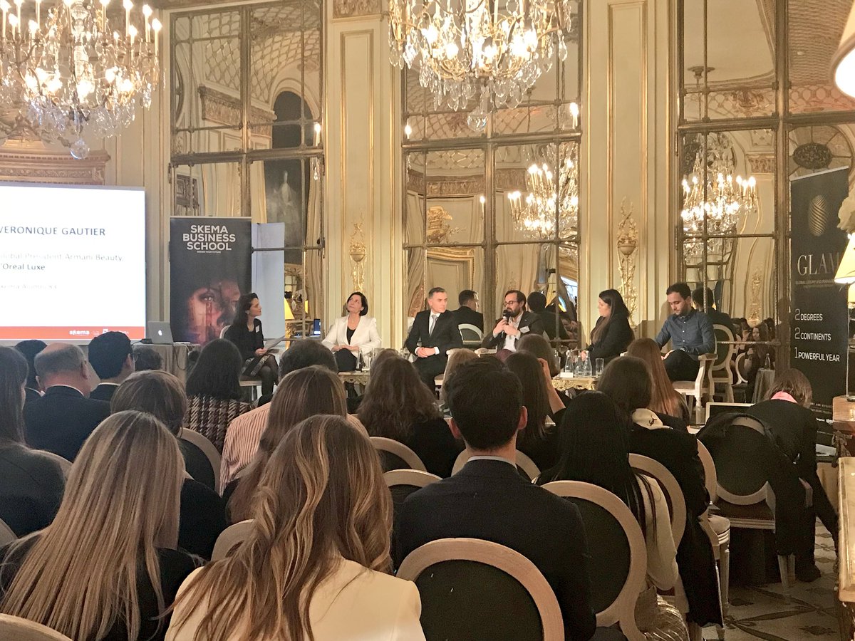 SKEMA_BS's tweet photo. Les talents du #luxe de demain : nouvelles qualités, défis et facteurs clés de succès avec Véronique Gautier (@giorgioarmani), C. Chopineau (@LeMeurice), I. Letessier (@Figaro_Economie), S. Djordjevic (@Dior) & @DavidKlingbeil #GLAM1718 https://t.co/PcmETLXYXS