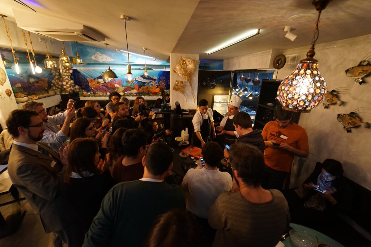 funtravelven's tweet photo. 📣 ATENCIÓN, CHEFS
A partir del miércoles 21 de febrero la organización de @KechuaMadrid enviará por mail el VALE REGALO EXPERIENCIA KECHUA FUSIÓN a los ganadores y el CUPÓN DESCUENTO al resto de los bloggers participantes.
¡Atentos a vuestros correos! 📬🎁 #kechuasabeaperú https://t.co/7wEf4bnlVJ