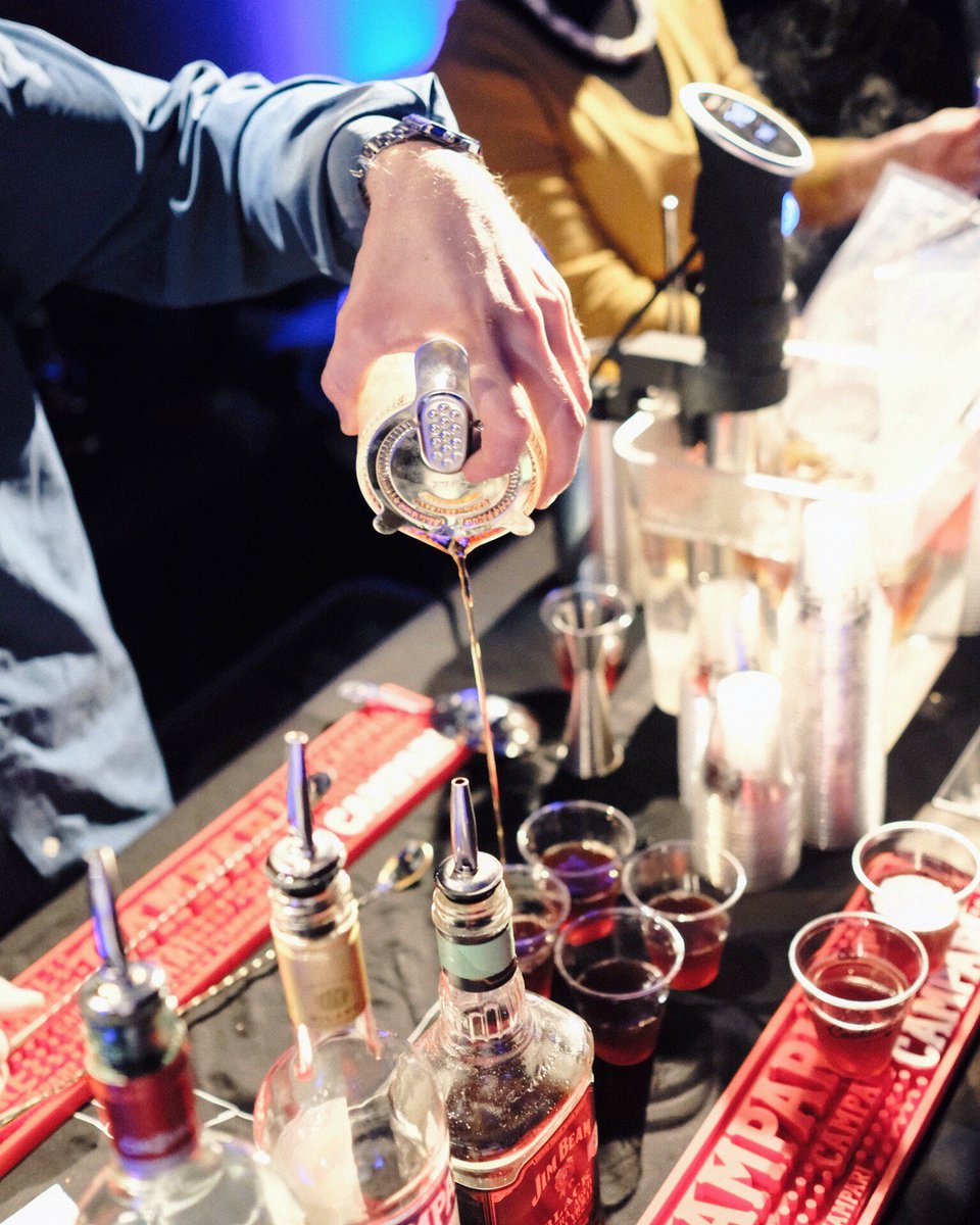 yvarcade's tweet photo. 30+ bar stations at #ScienceOfCocktails 🔮 for @scienceworldca's annual fundraiser https://t.co/9CVazDqUrg https://t.co/fiL8HdLgYr