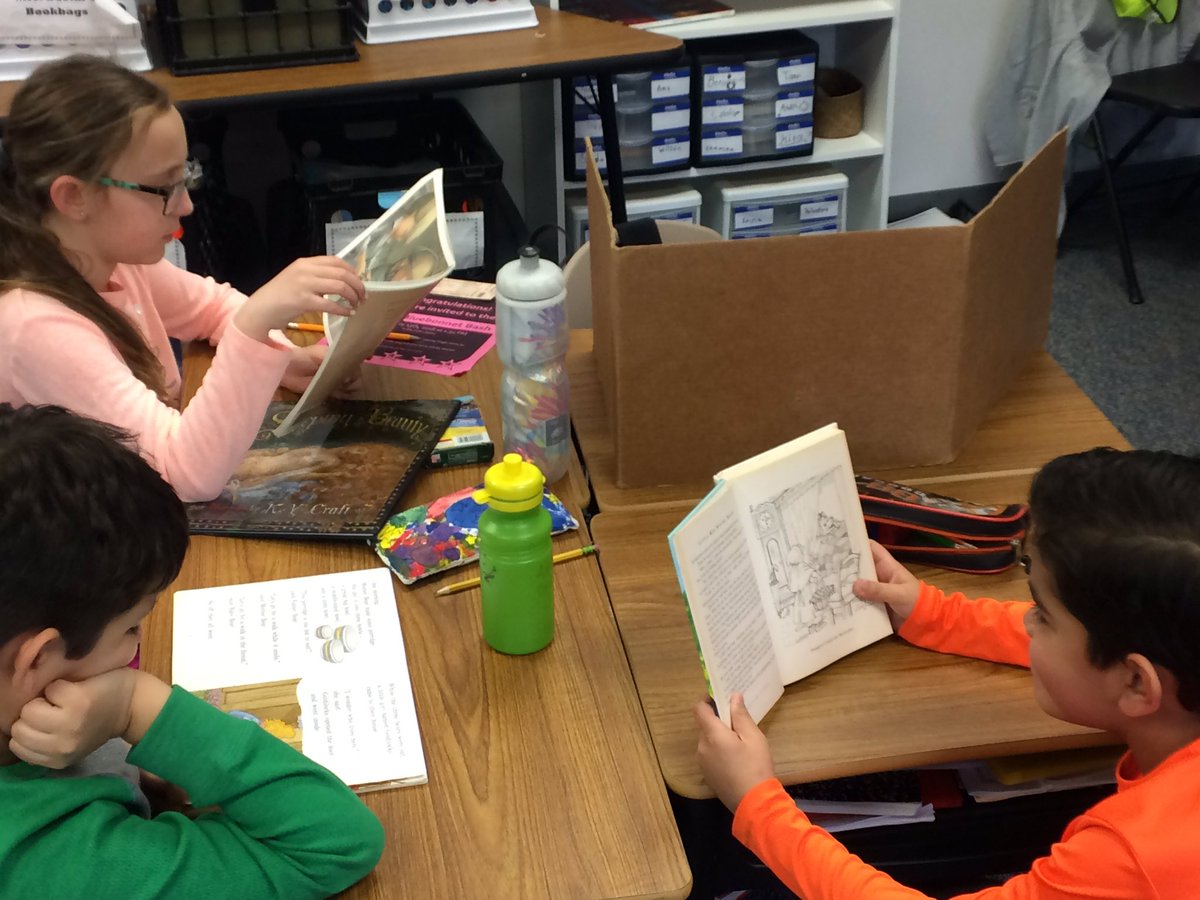 lisactuttle's tweet photo. Tuesdays at KDE #readersareleaders #kdepride #mathrocks https://t.co/Pv7XOBTlVH