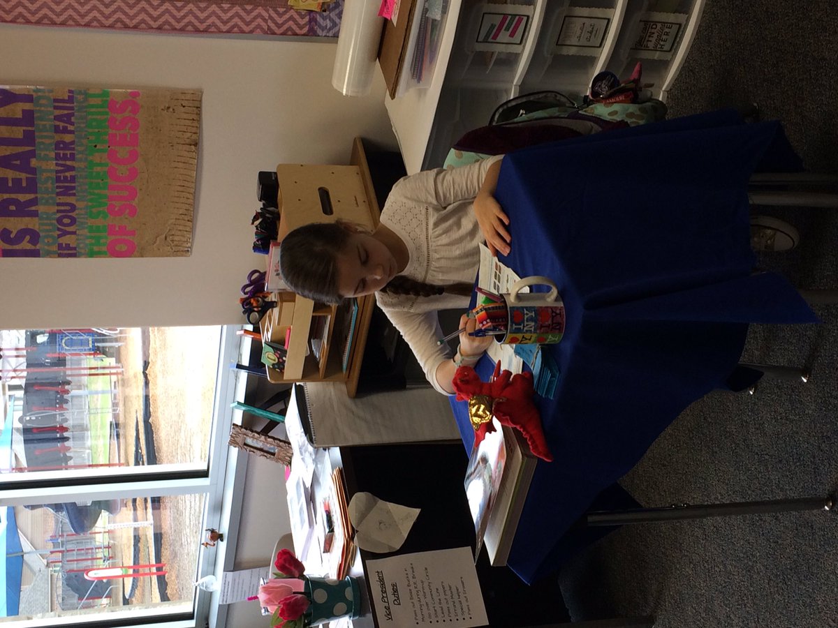 lisactuttle's tweet photo. Tuesdays at KDE #readersareleaders #kdepride #mathrocks https://t.co/Pv7XOBTlVH