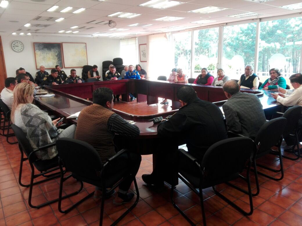 Sesión de Gabinete de Seguridad en Álvaro Obregón del día de la fecha. Se da atención a vecinos de Ampliación Lomas de Santo Domingo.