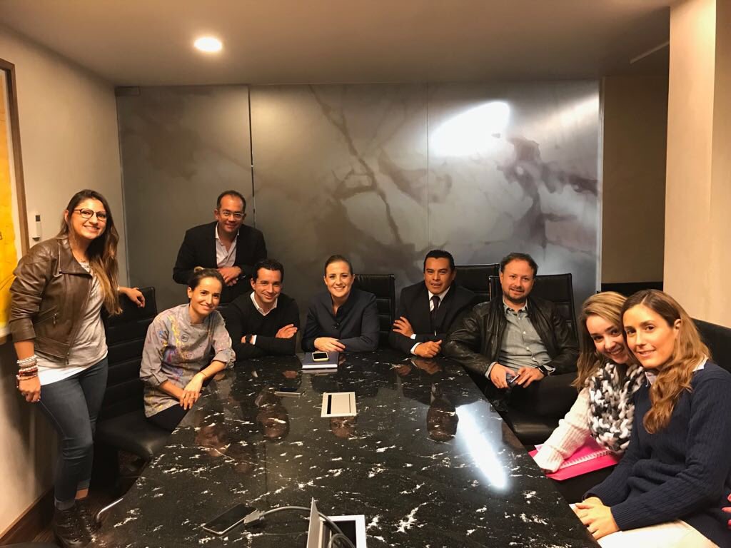 Fund_CedrosIAP's tweet photo. Afinando todos los detalles para la celebración de nuestro décimo aniversario.

¡¡¡ No se lo puede perder !!! https://t.co/Q4a6YyYxwq
