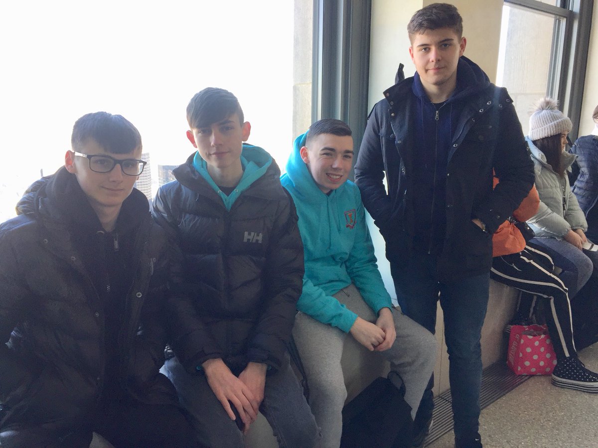 CBHSGeog's tweet photo. Top of the Rock 🇺🇸@CoatbridgeHigh #whataview https://t.co/9z2ToMwRWb