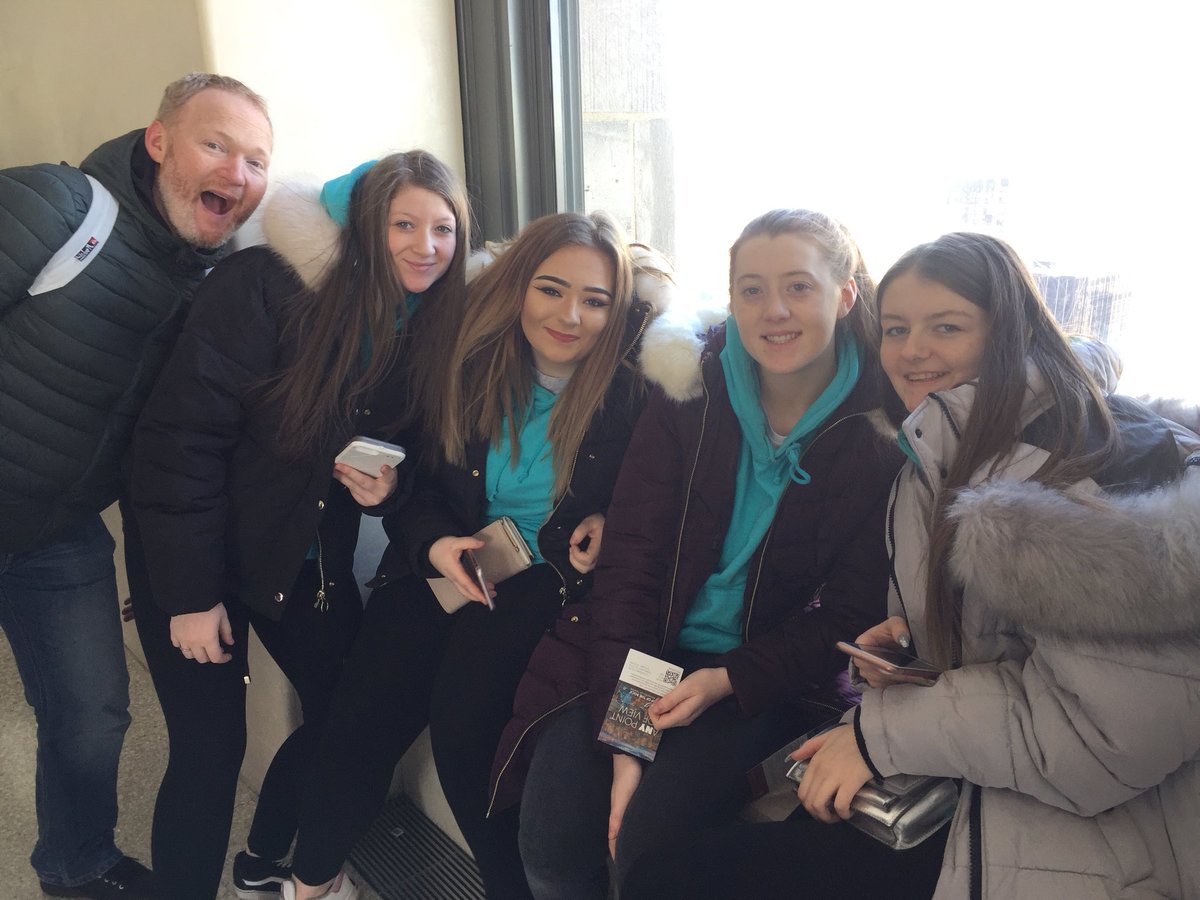 CBHSGeog's tweet photo. Top of the Rock 🇺🇸@CoatbridgeHigh #whataview https://t.co/9z2ToMwRWb