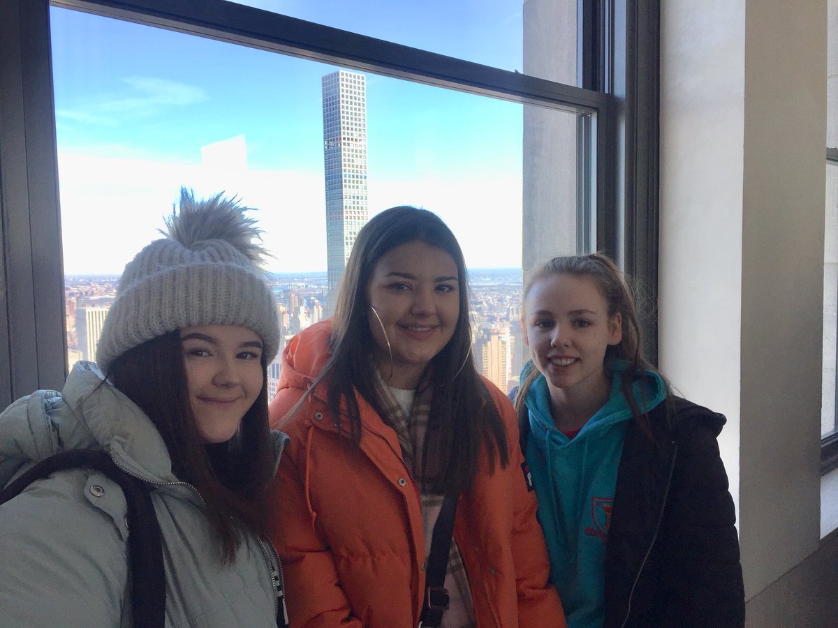 CBHSGeog's tweet photo. Top of the Rock 🇺🇸@CoatbridgeHigh #whataview https://t.co/9z2ToMwRWb
