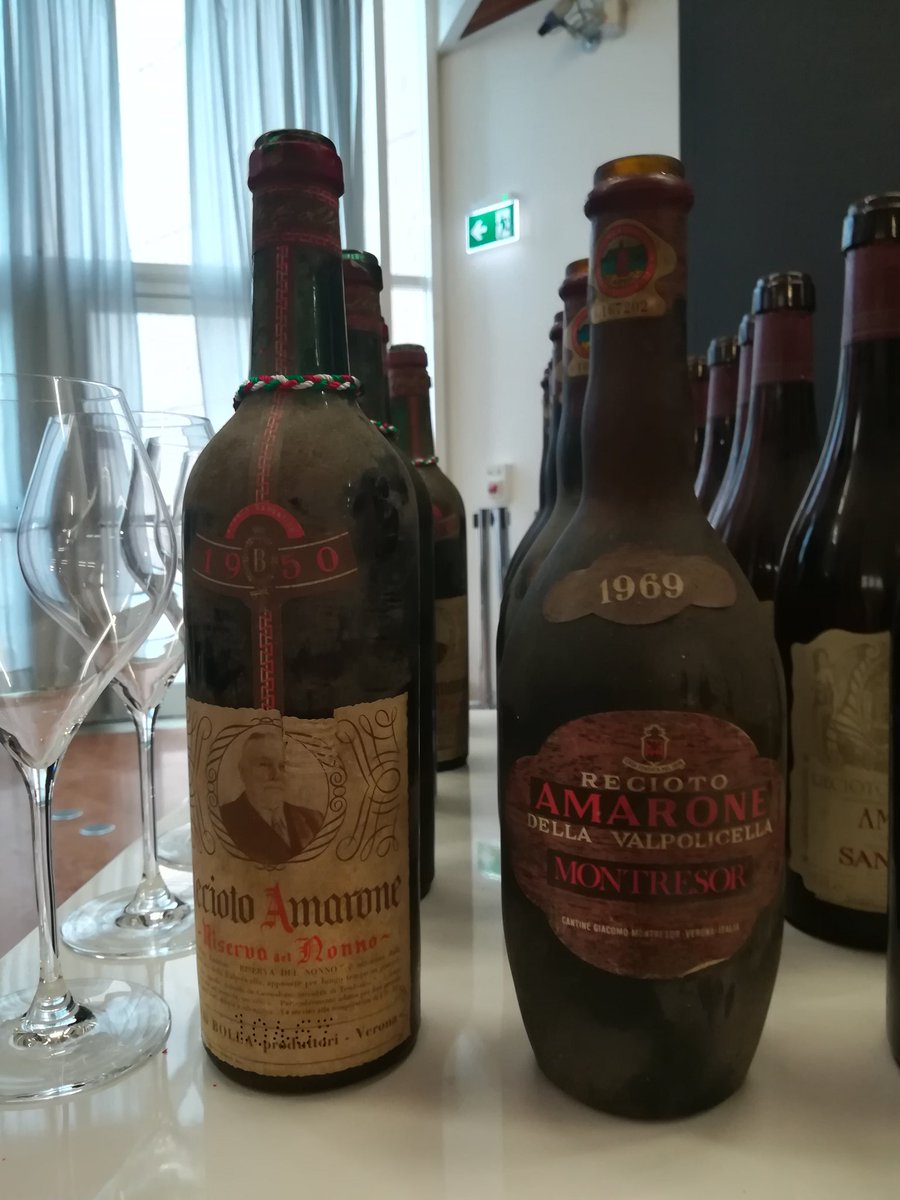 corisommelier's tweet photo. La storia dell #amarone in 8 bicchieri e 7 decadi. Una degustazione epica! https://t.co/DpVlDQ8JTi https://t.co/B3YHNMYvnu
