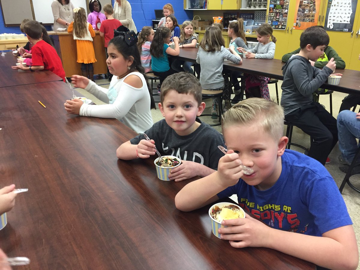 dcampbe93873260's tweet photo. Ice Cream party at Bryan. Celebrating Performance Series Scores https://t.co/ghCdo0rb8a