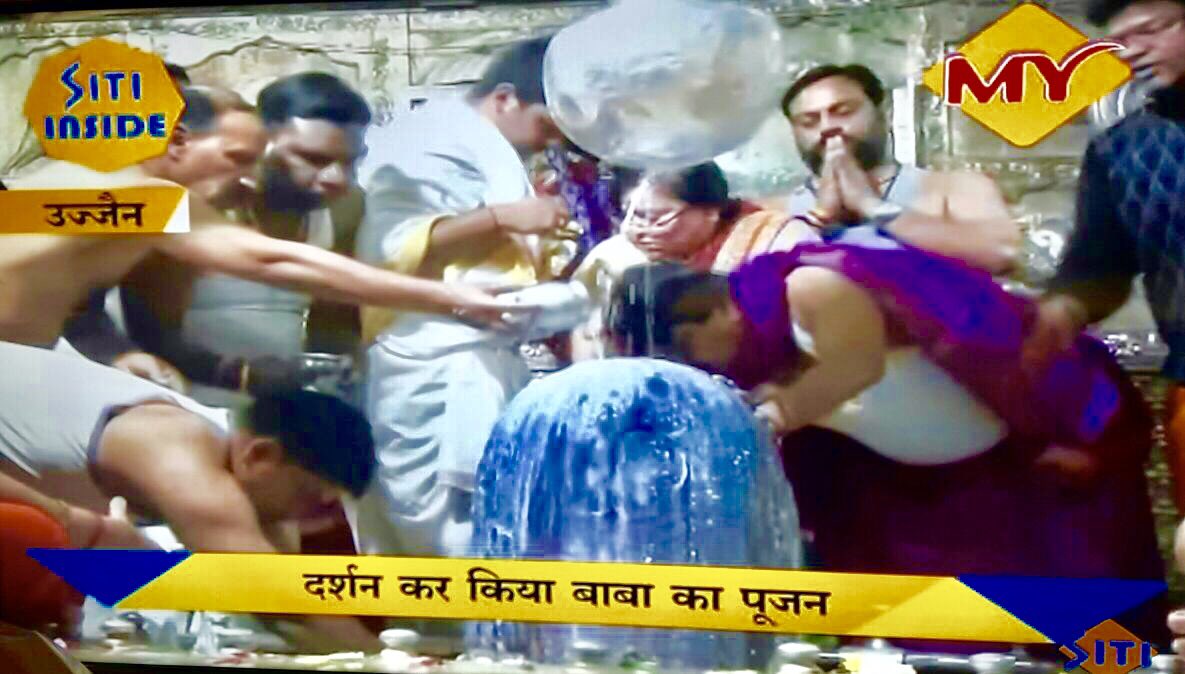 DrRGAnandOffice's tweet photo. #MahaShivaratri 
#A Special Accredits by a #GreatHumanity @KailashOnline 
#proudmoment. 
Happy to be a part of your Hospitality. 
#TouchedMahaKaliahwar 

🙏🙏🙏🙏🙏🙏🙏🙏
#NoWordsToExpress. @DrRGAnandBJP @DrTamilisaiBJP https://t.co/oPQIQV8ump