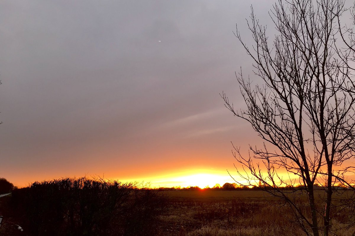 <a href="/HARTResearch/">Jacquelyn Allen-Collinson 🏞️🌼🇪🇺🎸</a> <a href="/sjholt50/">Stephanie Holt🦊</a> <a href="/LincsSkies/">Lincolnshire Skies</a> <a href="/LisaMSutch/">Lisa Sutch</a> <a href="/RachycCharter/">Rachel Charter</a> <a href="/rob_northern/">northern_rob</a> @MelAyto <a href="/gallen70/">graham allen</a> @DrAnuVaittinen <a href="/suzawelch/">suzawelch</a> <a href="/Rubyslippers82/">Ruby Slippers</a> <a href="/FizzieLou/">Fizza</a> <a href="/SkyScapes2/">#SkyScapes</a> @SandraLileas <a href="/SeekingSkyfire/">Seeking Skyfire</a> @rytuneCnut <a href="/AndreaCConnolly/">Andrea Connolly</a> .. how everything still turns to gold.. 🎶🎸🥁🌟🐑 .. dear lady  <a href="/HARTResearch/">Jacquelyn Allen-Collinson 🏞️🌼🇪🇺🎸</a> 😊 .. Here’s my pic around the same time (I would have been in yours, about 7 mls away 😉)