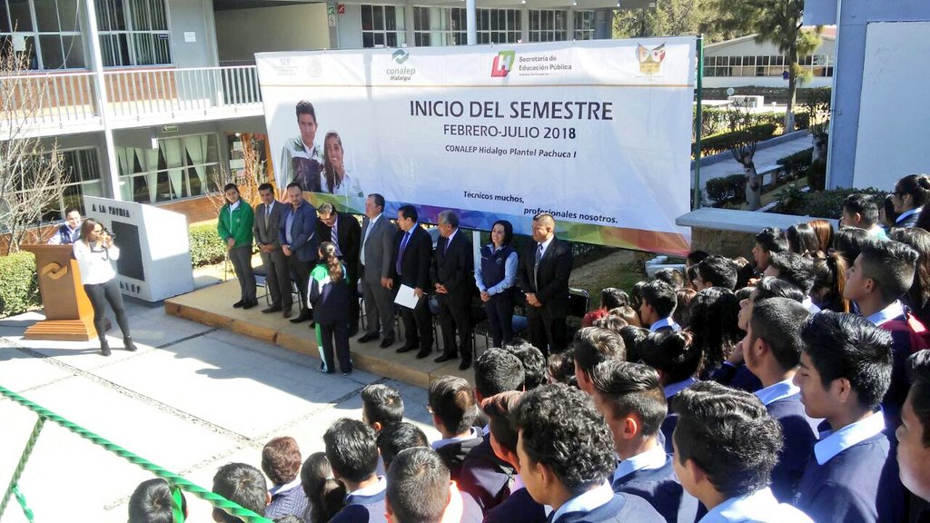 MarcoFlores_Inn's tweet image. Fué un orgullo para mí, estar el día de hoy, cómo representante de la @SEPHidalgo en el inicio de semestre del @hidalgoconalep1 
Enhorabuena y mis felicitaciones por el gran trabajo a favor de los estudiantes
