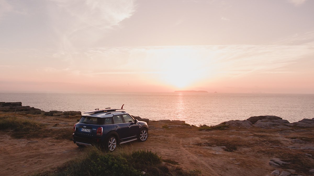 Explora una aventura más allá de tu imaginación con @movementcreativelives y tu #MINICountryman.