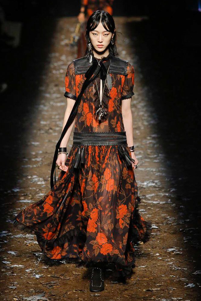 VogueRunway's tweet photo. See the full @Coach 1941 Fall 2018 collection: https://t.co/4T2WTXVHwS https://t.co/S0SJaaT4iu