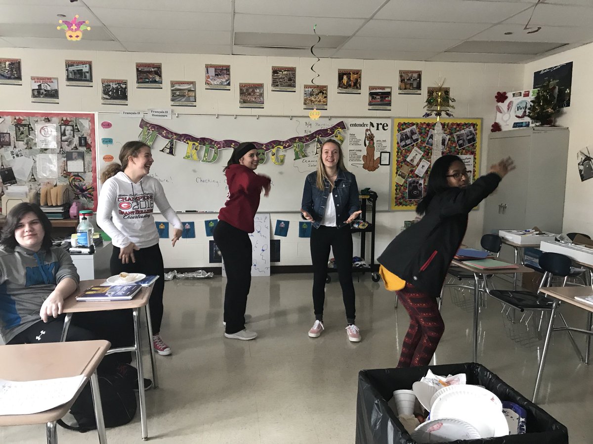 amanda_lebrun's tweet photo. Celebrating Mardi Gras in the French Classes!!! #FatTuesday #grantmindset @GrantBulldogs https://t.co/FAoohSh9DD