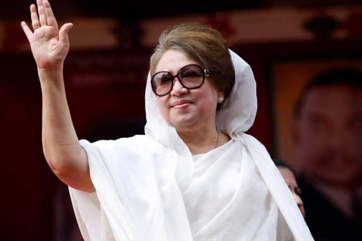 ShojolRahman1's tweet photo. Khaleda Zia detained in false and conspiratorial case. 
The people of Bangladesh rejected the verdict filled with hatred.

 #KhaledaZia
#FreeKhaleda 
#FreeDemocracy
#NoElectionWithoutKhaleda
#SaveBangladesh

@UN @realDonaldTrump @narendramodi @CNN @BBCBreaking @HillaryClinton https://t.co/DyPFnG36iU