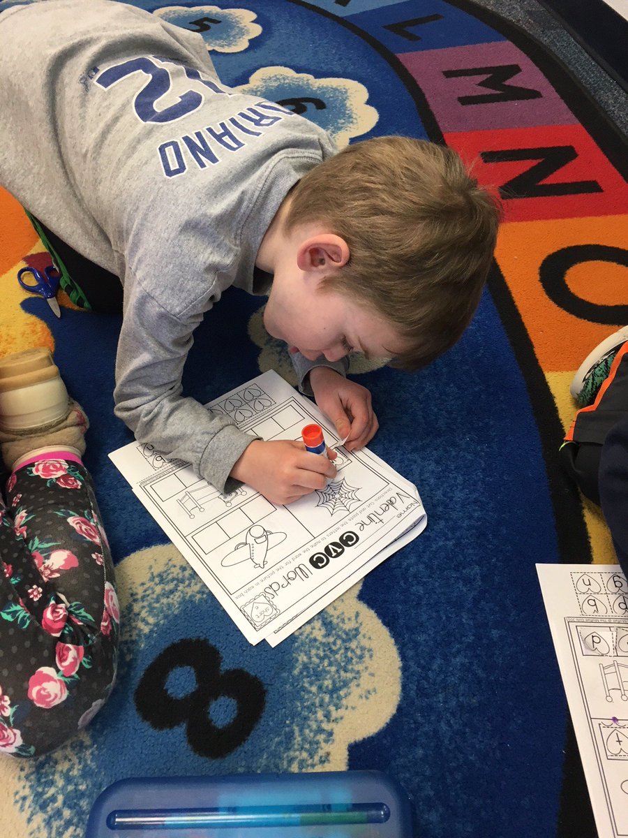 301Lions's tweet photo. CVC words anyone??? Kindergarten builds consonant, vowel, consonant words! #wordworkisfun https://t.co/0NTaBaRzdm
