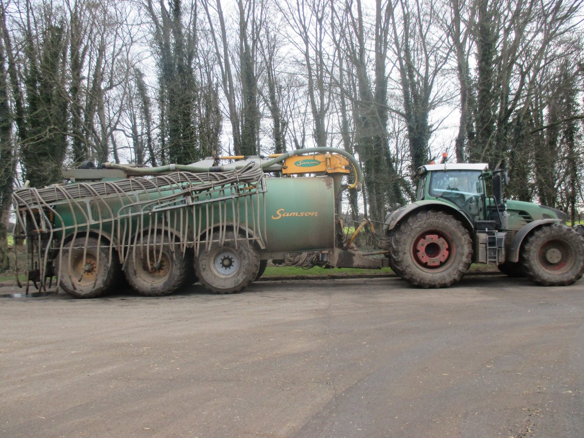JGill_Pearson's tweet photo. All tanked up with nowhere to spread! Fixing #SAMSON tanker with a #hydraulic faulty #Danfoss #PVG32 #valve #Fendt #sorted https://t.co/tKxCMxVOpy