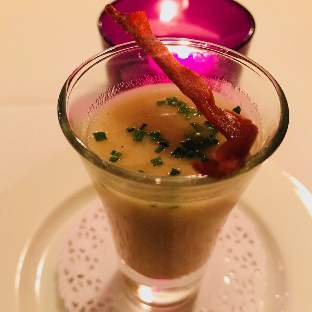 No tenía motivación para cenar pero sí..me fui a cenar <a href="/labohemeoficial/">LA BOHÈME</a> en Jávea! 😉 #goodnight #tuesday