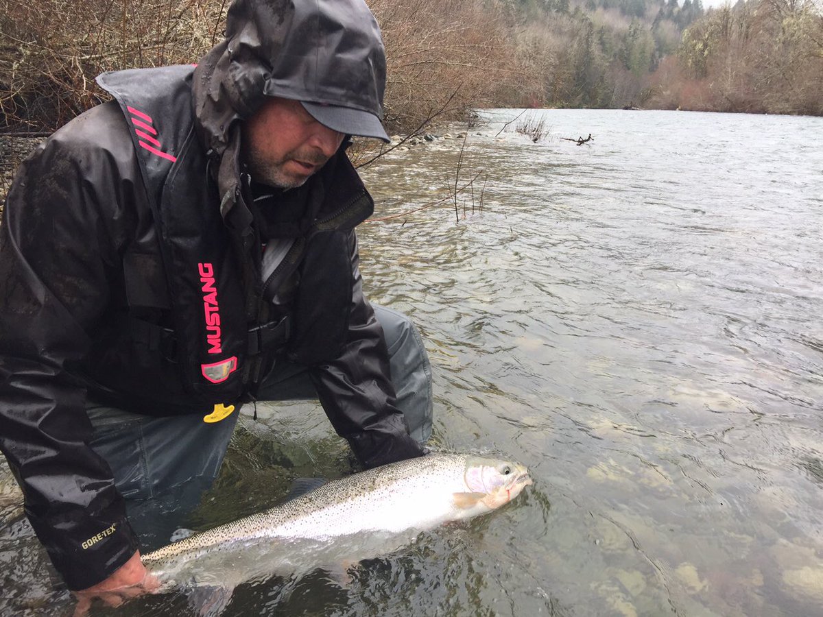 Congrats on the 🥇 <a href="/johnnymocurler/">John Morris</a> and <a href="/LKLawes/">Kaitlyn Lawes</a> get a free #steelhead drift next time you guys are on the island just give me a call 🎣🚣🐟