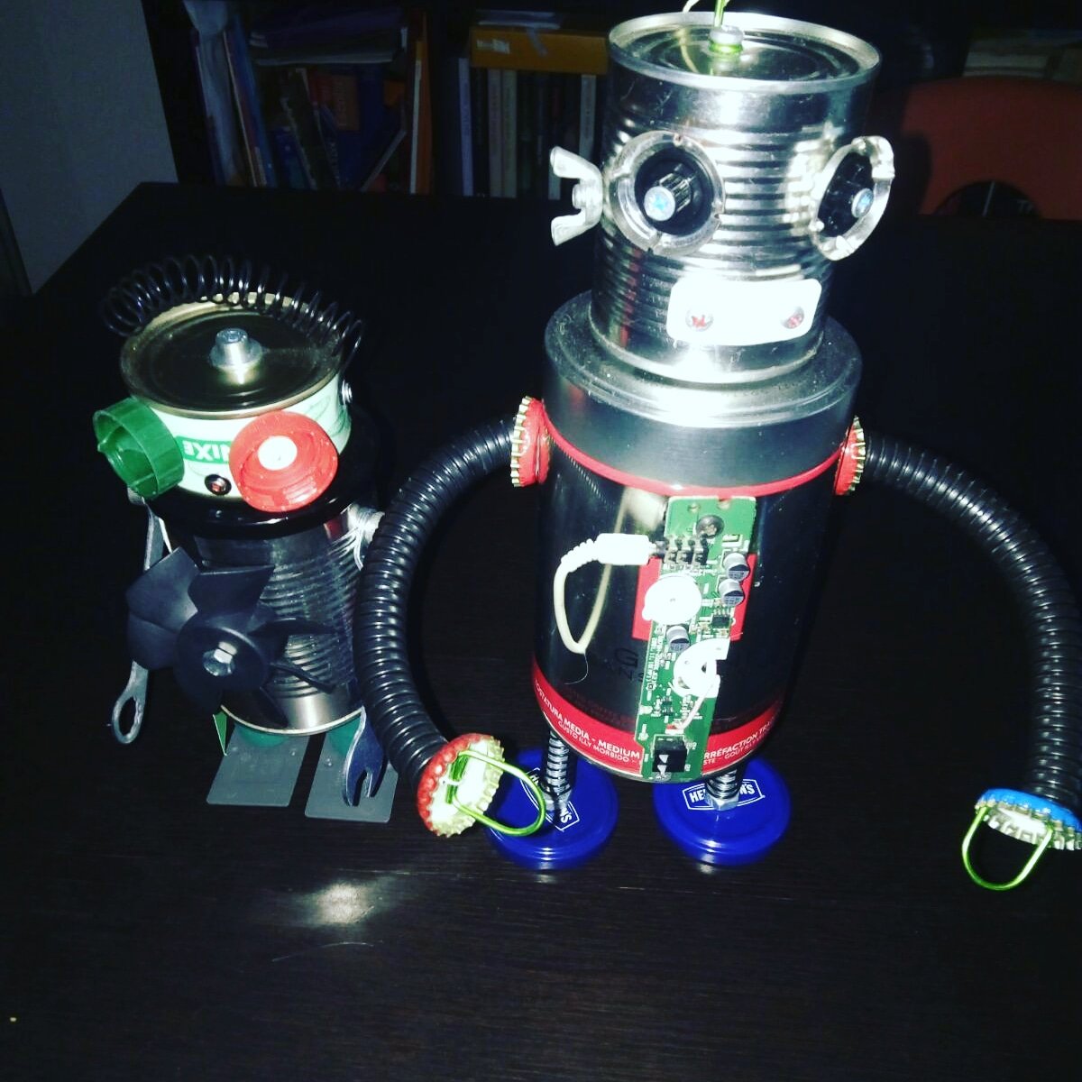 F_Itinerarium's tweet photo. Felicitats Joan! Els robots i tots nosaltres celebrem que siguis finalista al Premi Sant Cugat de la teva ciutat! 🤖🤖👏👏👏👏 @premisstc https://t.co/GUKtYcTIai