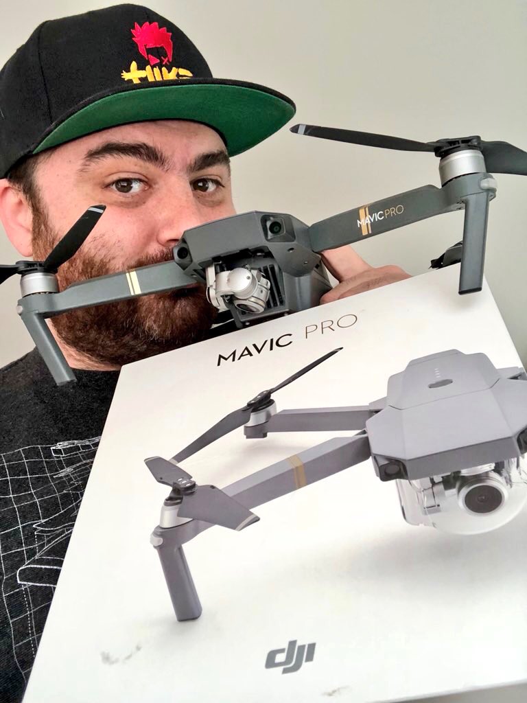 WinSomethingCL's tweet image. RETWEET if you want us to GIVEAWAY this DJI Mavic Pro Drone value $1k+