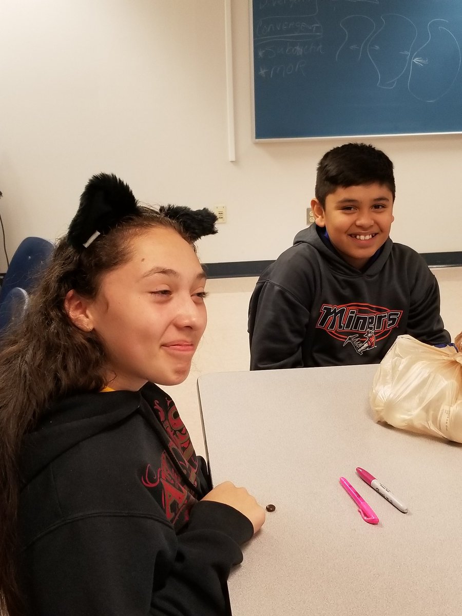 Alopez_JHS's tweet image. 3rd, 4th &amp;amp; 5th grade Hawks ready and excited to become Hambric Student Ambassadors! Thank you Mr. Gulley from U.S. Army Child, Youth &amp;amp; School Services for coming out and introducing our students to this awesome program! #TeamSISD #studentambassadorprogram