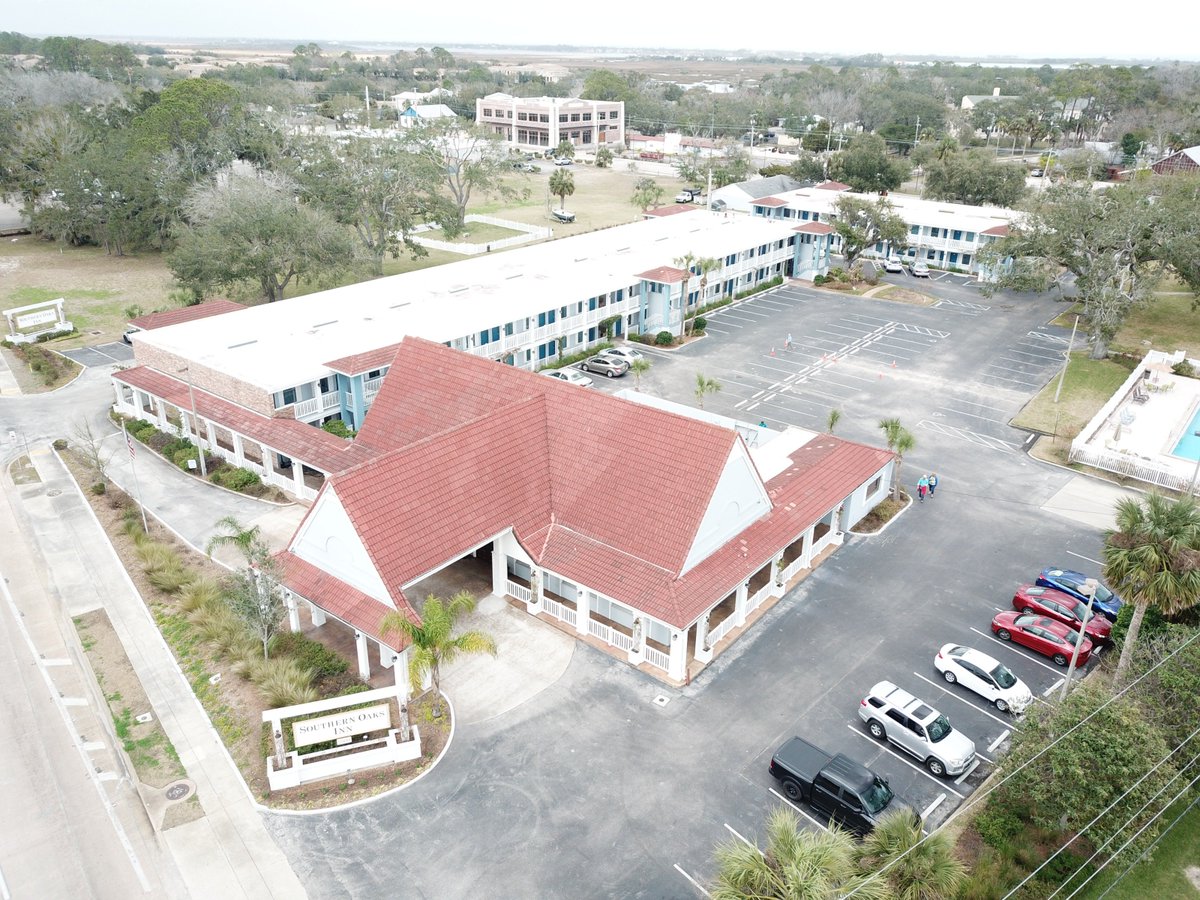 S_OaksInn's tweet image. It is has been fun playing with the new drone that our hotel bought! 😀😍
More photos to come!
#StAugustine #SouthernOaksInn #VisitFlorida #dronephotography #drone