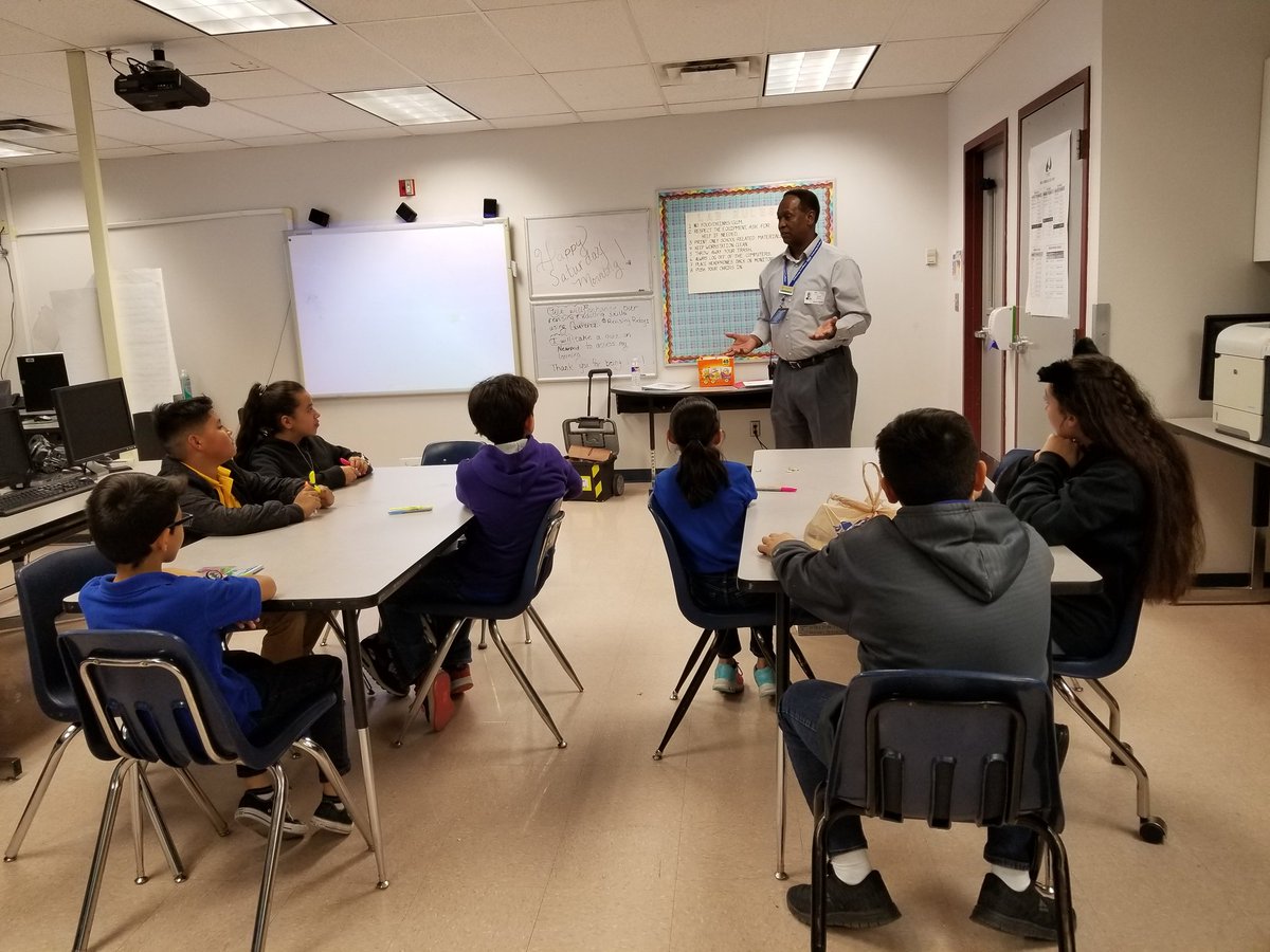 Alopez_JHS's tweet image. 3rd, 4th &amp;amp; 5th grade Hawks ready and excited to become Hambric Student Ambassadors! Thank you Mr. Gulley from U.S. Army Child, Youth &amp;amp; School Services for coming out and introducing our students to this awesome program! #TeamSISD #studentambassadorprogram