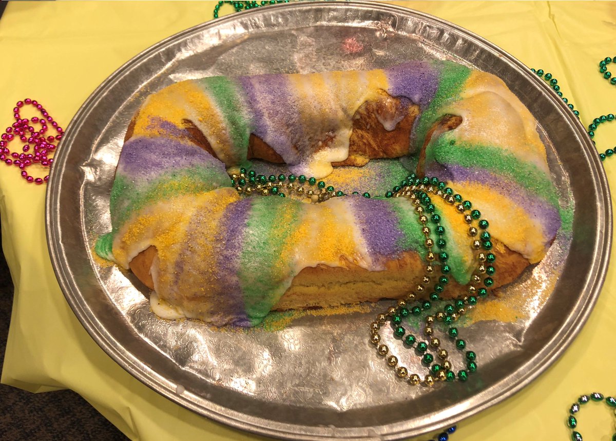 VWBrown_Ins's tweet photo. Celebrate Mardi Gras with the King! #kingcake #MardiGras18 https://t.co/yFYJdi5U7U