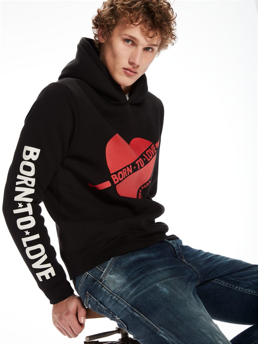 Baxtton_'s tweet photo. Scotch &amp; Soda nous rappelle que nous sommes « nés pour aimer » avec sa collection spécial Saint-Valentin. Celle-ci révèle un imprimé « Born to Love » qu'on adore! Découvrez les cœurs avec passion, ici https://t.co/KnypvzXn5F ❤️ #BornToLove @Scotch_Official https://t.co/yVYKV3FfIL