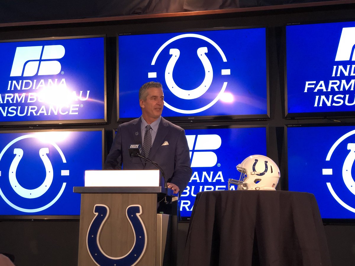 oQuarterback's tweet photo. Frank Reich está sendo apresentado agora como o novo técnico do Indianapolis Colts. https://t.co/9K7rq3Kv6Y