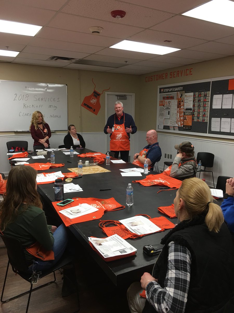 henryblovan3's tweet photo. 2018 Services Kickoff Meeting at Clarksville In. Store https://t.co/wzg4AsMIFn