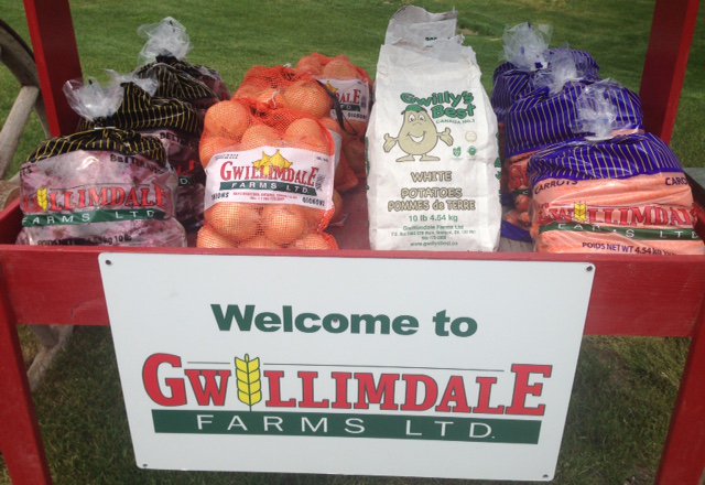 OntarioHEA's tweet image. Another great #OHEA #AgMemory, the 12th Annual @FarmFoodCareON Media tour #CdnAgDay ohea.on.ca/blog/12th-annu…