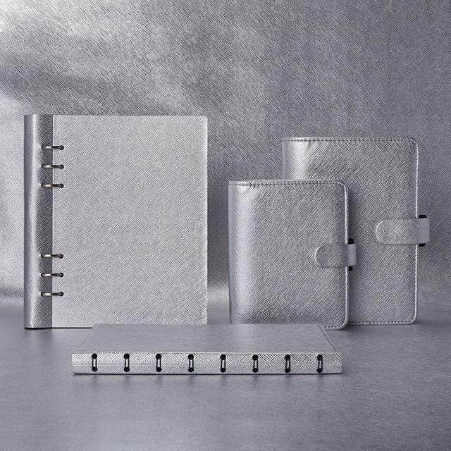 Filofaxusa's tweet photo. Time to shine with the new Saffiano #metallic #silver collection #Planner #agenda #planneraddict https://t.co/5uW0uLhH1D