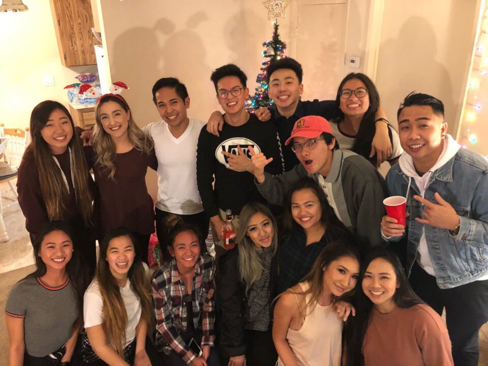 r3delgado's tweet photo. Past couple weeks the store has been busy and I always want to quit but these people make it hard to ✌️ I guess we suffering together...Don’t leave 🙃 siiike #Shareteam https://t.co/y4vz8VZ3Ra