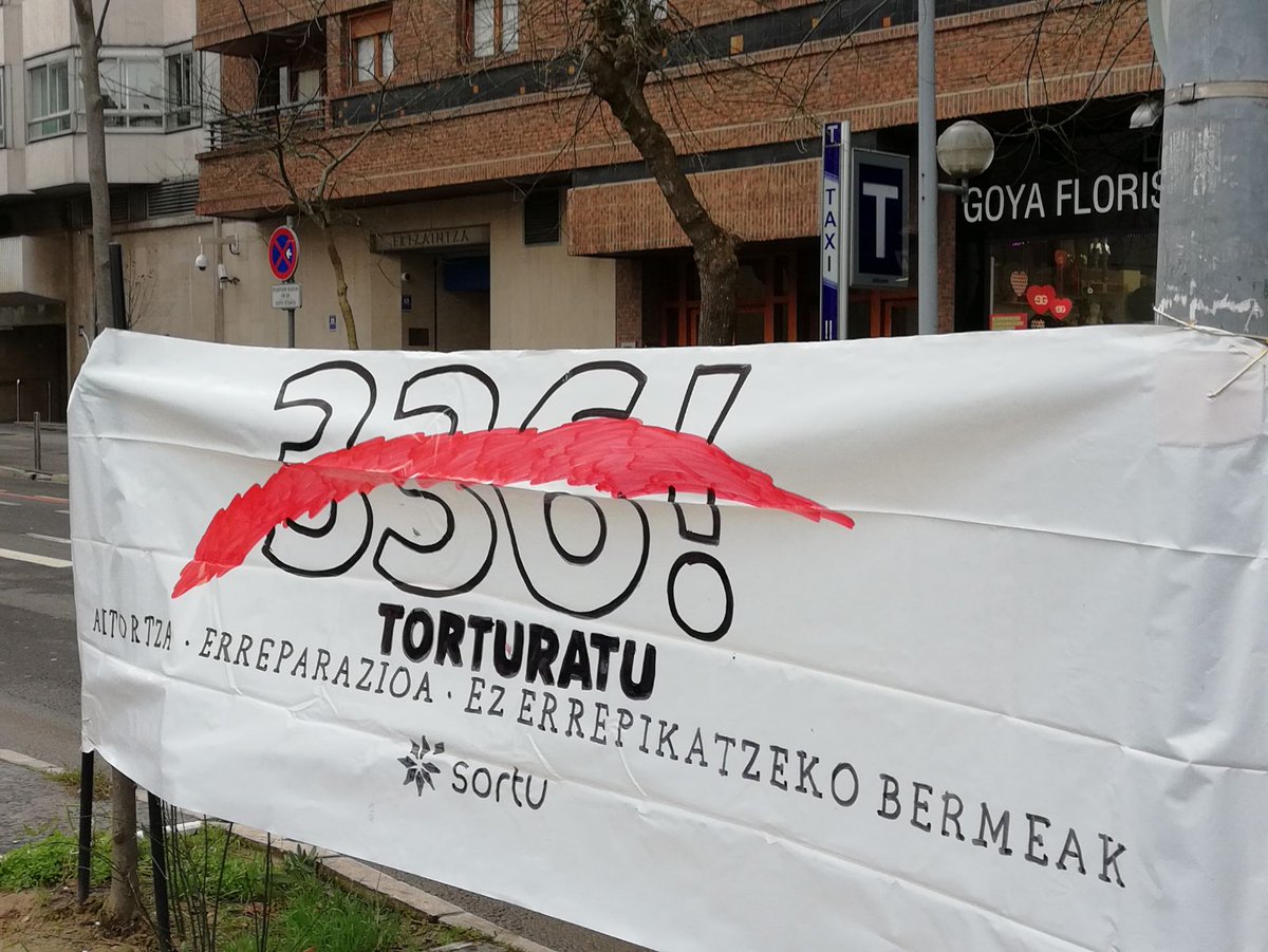 Jaurlaritzaren Bake eta Bizikidetza sailaren "Tortura 1960-2014" ikerketa txostenaren arabera, Araba, Bizkaia eta Gipuzkoan, Ertzaintza gutxienez 336 izen-abizenadun tortura-kasutan nahastuta ageri da.
#TorturarenAurkakoEguna
#MinakLuzeDirau #ezZaudeteBakarrik
#Aitortza https://t.co/QKlLwlPQTI