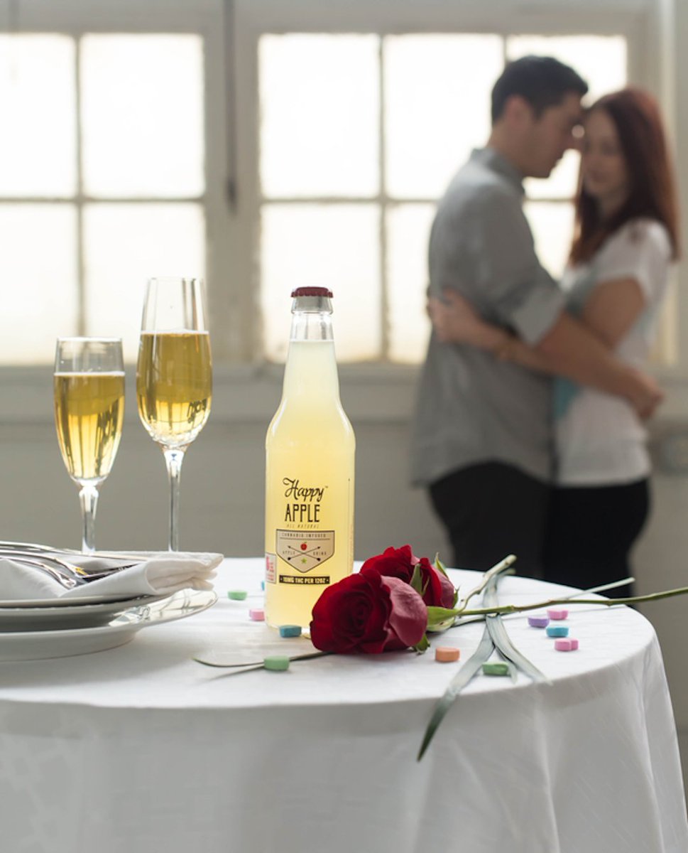 Happy Apple tweet media