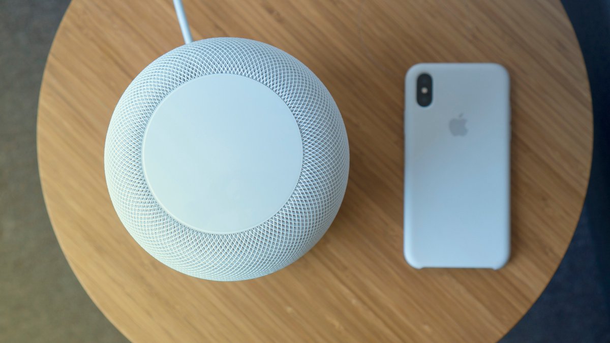 MacRumors's tweet photo. Get the most out of your new HomePod with these Apple Music Siri commands.  https://t.co/8cxjJMel6s https://t.co/Zm9fPN2qCJ