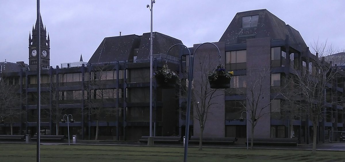 BuildingSculpt1's tweet photo. Middlesbrough Civic Centre, another post-war building in line for demolition. #postwar #concrete #1960s #architecture #Middlesbrough #centresquare https://t.co/qtSntHSDVE
