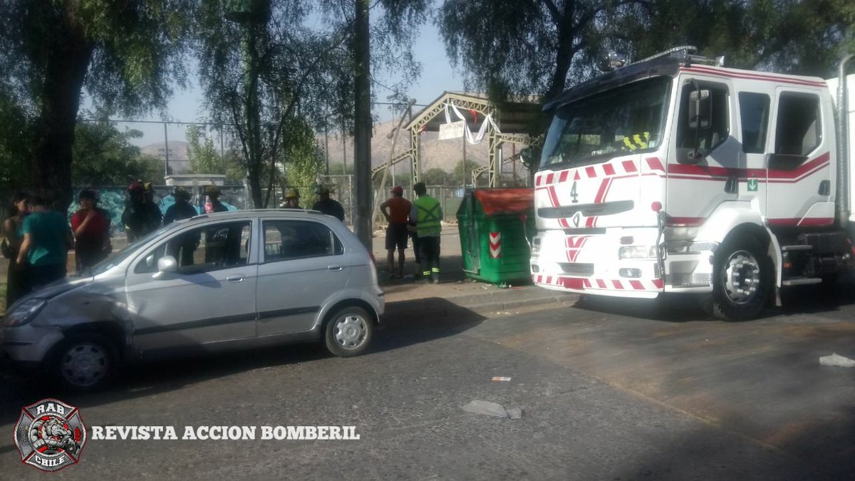 RABCHILE's tweet photo. Bomberos Conchalí-Huechuraba
Ahora #Rab17 se encuentra en clave 10-4-1(Rescate vehicular simple), en Av. Diagonal Cardenal José María Caro y Av. Granada
Se trata de colisión de dos vehículos particulares, uno de ellos se da a la fuga, 1 persona lesionada
Unidades: B4 R1
#Rab https://t.co/Sbl3xEPdb0