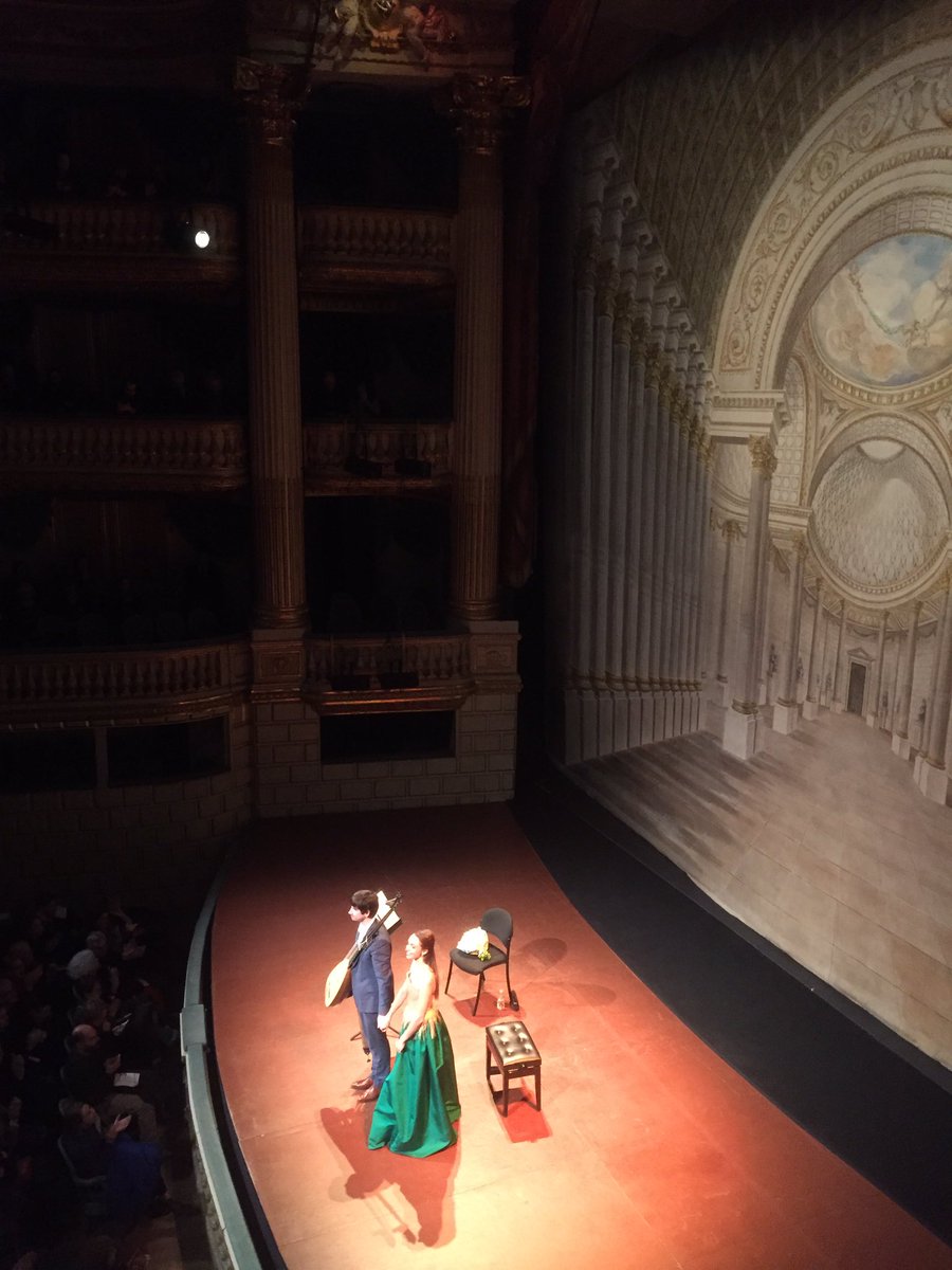 Magnifique @LeaDesandre ce soir à l'Opéra de Bordeaux, un concert 5 étoiles qui nous porte dans les étoiles... avec Thomas Dunford au luth tout aussi magnifique <a href="/operadebordeaux/">Opéra de Bordeaux</a> #leadesandre #mezzosoprano #thomasdunford #luth #bordeaux #opera