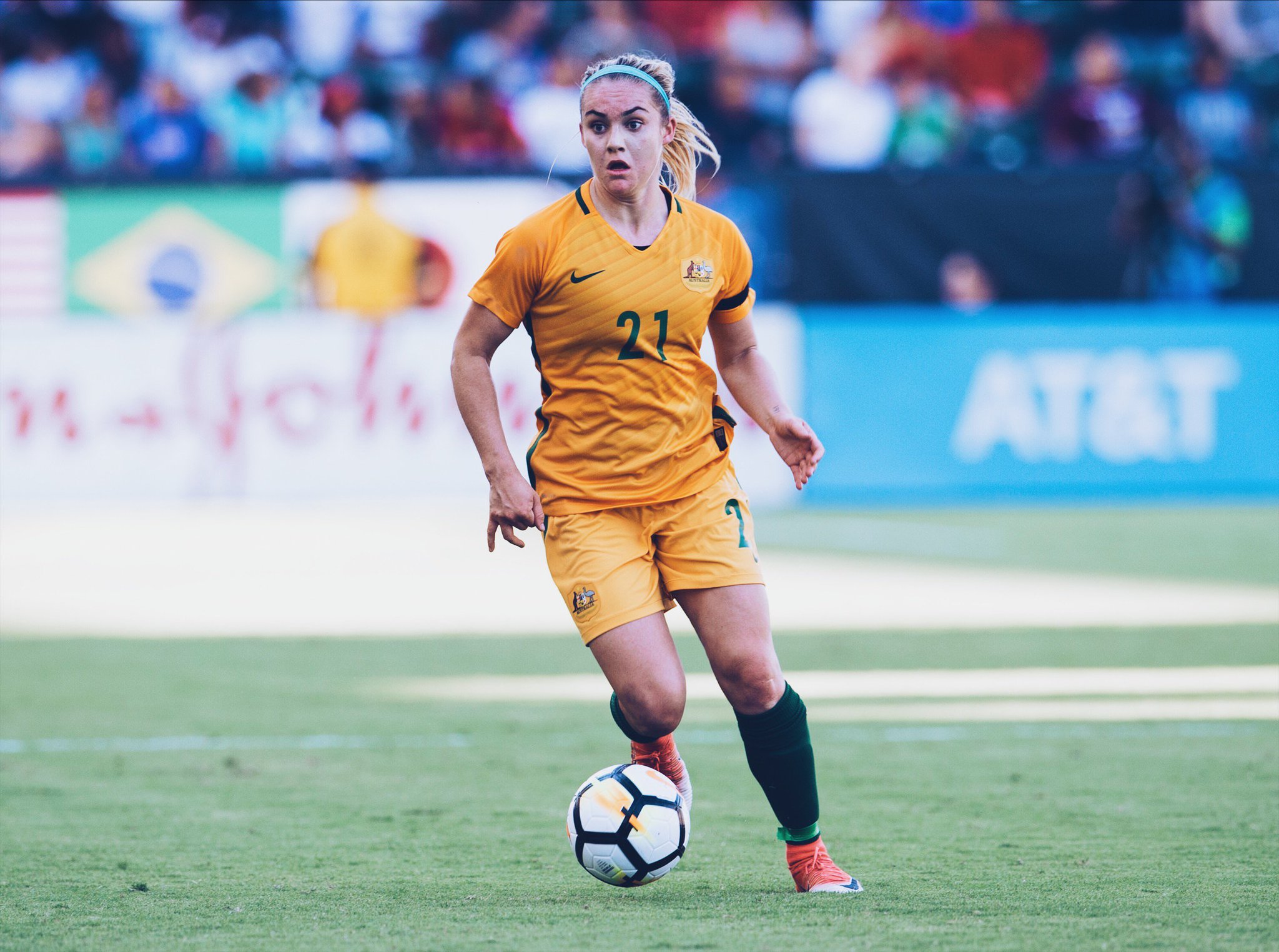 Discover Ellie Dudley: Australian Talent - o92koep