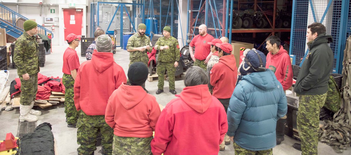 4CdnDiv4DivCA's tweet photo. *Simulated casualties! @CO1CRPG members operate alongside Regular and Reserve members on #NOREX18, and provide mentorship in Arctic operations, including cold-weather casualty response. 🇨🇦⚔️ #StrongSecureEngaged #StrongProudReady #MyCAF https://t.co/mROufZPbJS