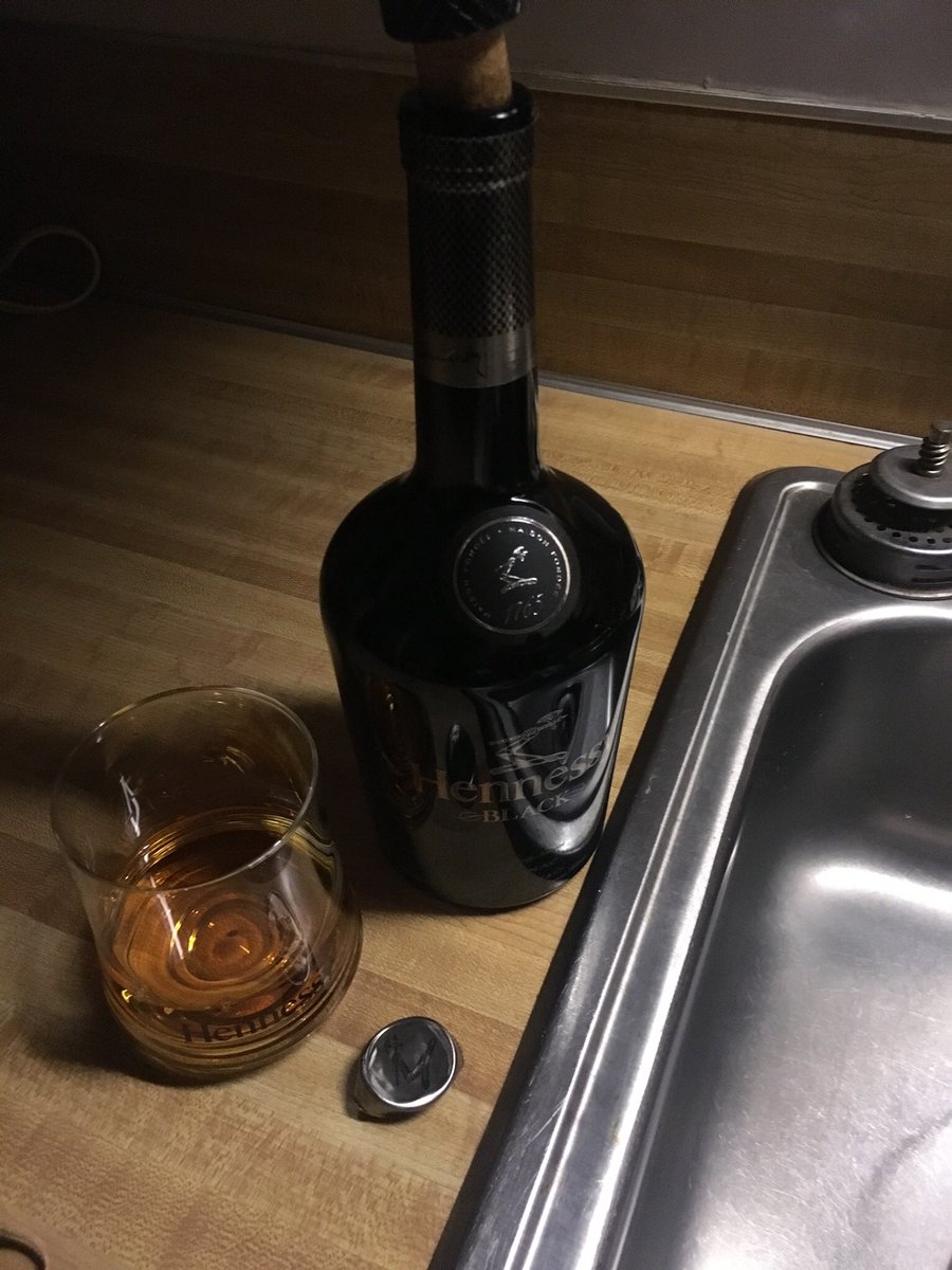 BadBoyGent's tweet photo. @HennessyUS @MoetHennessy #hennessyblack #hennythingispossible #henny #Salute #EnjoyLife https://t.co/z84VnOV4wV