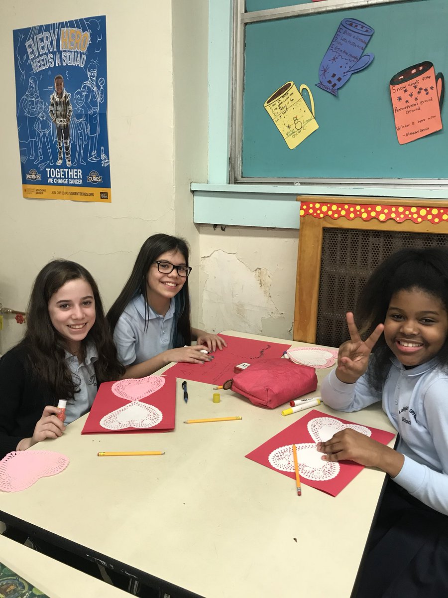 epdteach13's tweet photo. Making Valentines for our ❤️s! @ELT_Newark @NPSLafayette @Lafayette_Excel https://t.co/VXxqAUbkOu